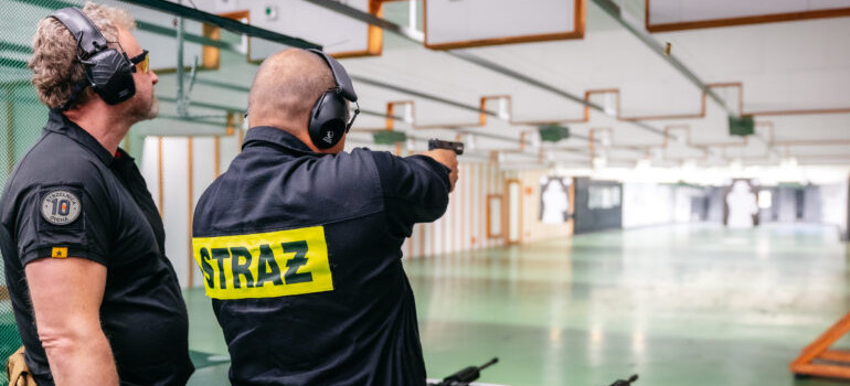 Powiat szkoli strażaków OSP  z obrony cywilnej i strzelectwa (ZDJĘCIA)