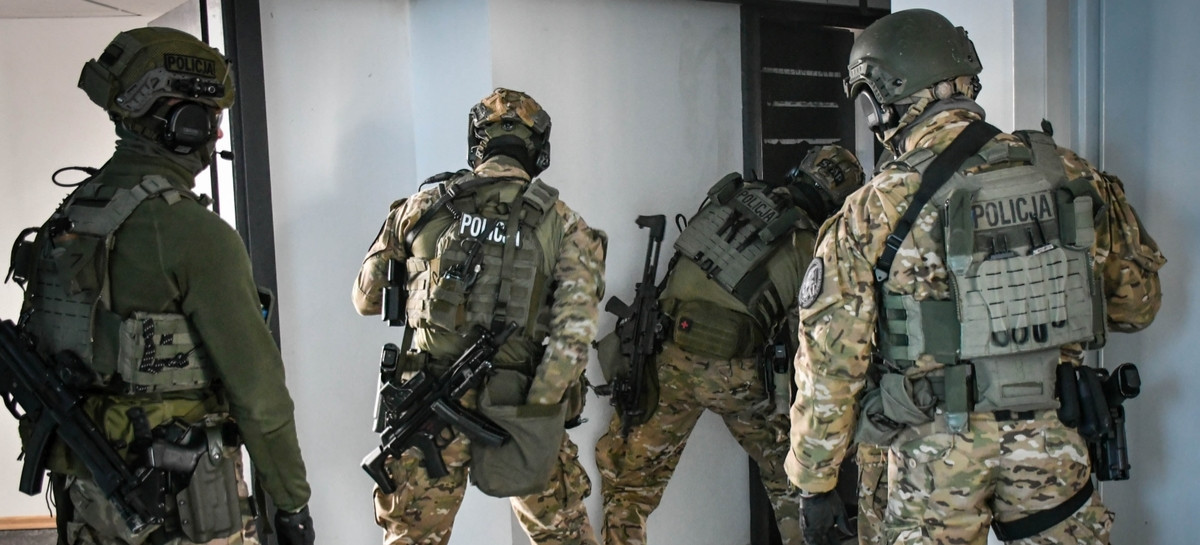 Szturm na rzeszowski wieżowiec – ćwiczenia policyjnych kontrterrorystów