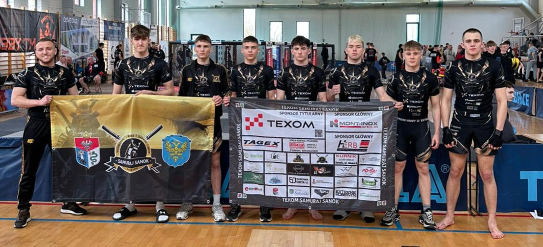 Jakub Szczurek i Łukasz Horodejczuk z Texom Samuraj Sanok z Pucharem Polski MMA