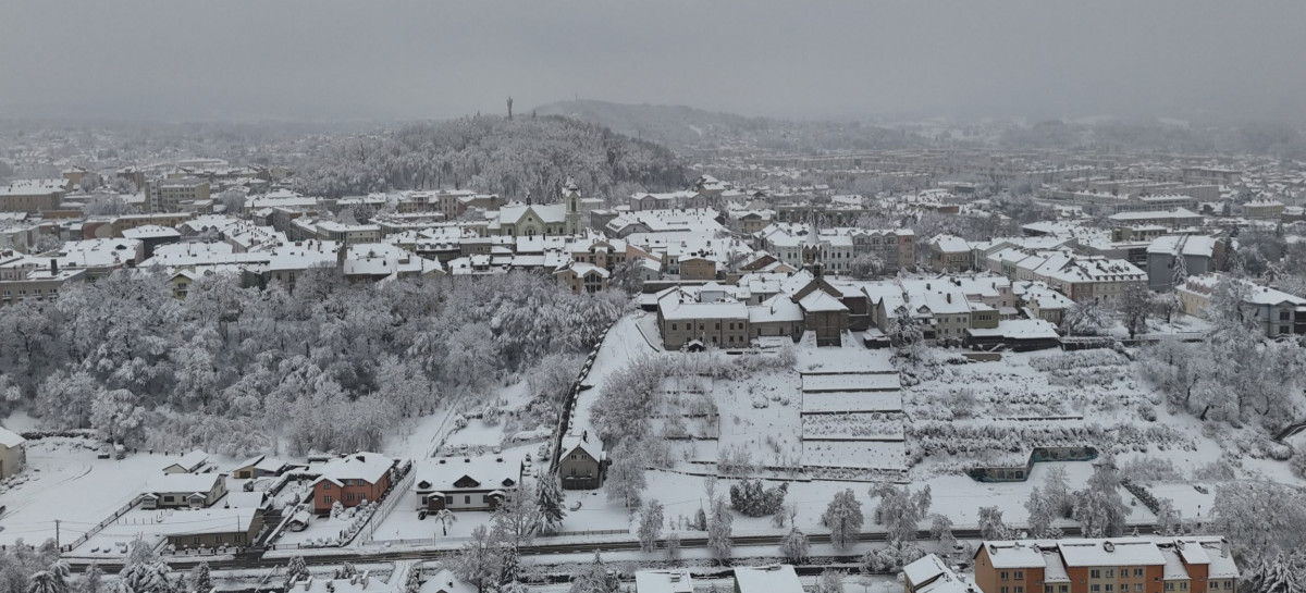 Sanok w zimowej odsłonie. Piękne krajobrazy, ale także liczne utrudnienia [VIDEO, ZDJĘCIA]