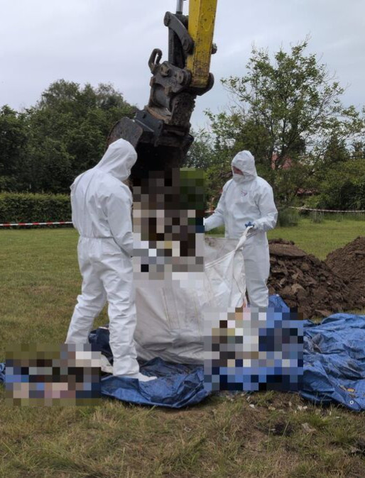 Zakończono czynności w Lutoryżu. Policja przez kilka dni badała teren posesji [ZDJĘCIA]