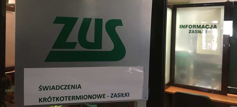 ZUS: Dodatkowy zasiłek opiekuńczy do końca stycznia