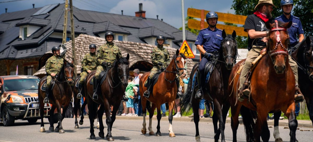 XXII Powojenne Targi Końskie w Lutowiskach [ZDJĘCIA]