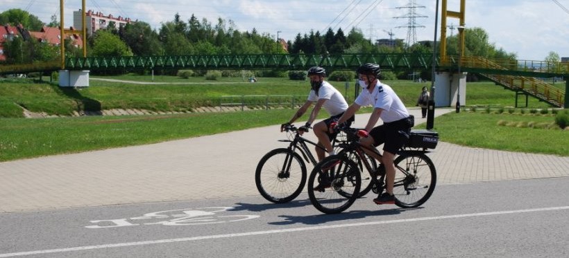 Policyjne patrole rowerowe na ulicach Rzeszowa (WIDEO)
