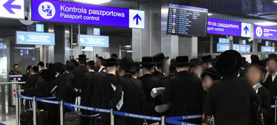 Wojna im nie straszna! Tysiące chasydów zmierzało na Ukrainę [ZDJĘCIA]