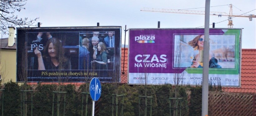 Środkowy palec posłanki Lichockiej. Billboardy w Rzeszowie! (FOTO)