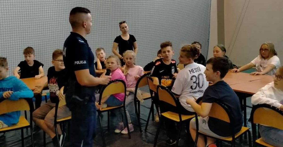 Dzielnicowy z Beska spotkał się z uczestnikami półkolonii (ZDJĘCIA)