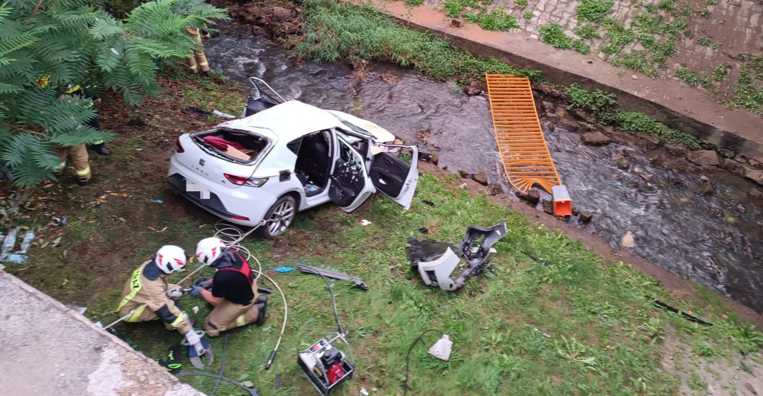 PODKARPACIE: Tragiczny wypadek. Samochód wpadł do rzeki (ZDJĘCIA)