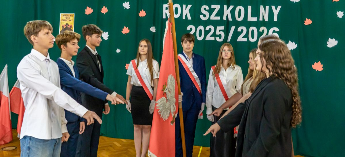 Pierwszy dzwonek w II Liceum Ogólnokształcącym w Sanoku (ZDJĘCIA)