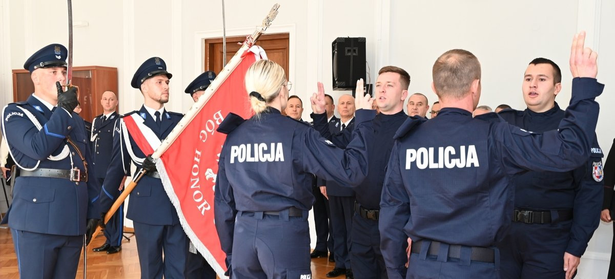 POLSKA112 : Nowi funkcjonariusze w szeregach podkarpackiej policji (ZDJĘCIA)