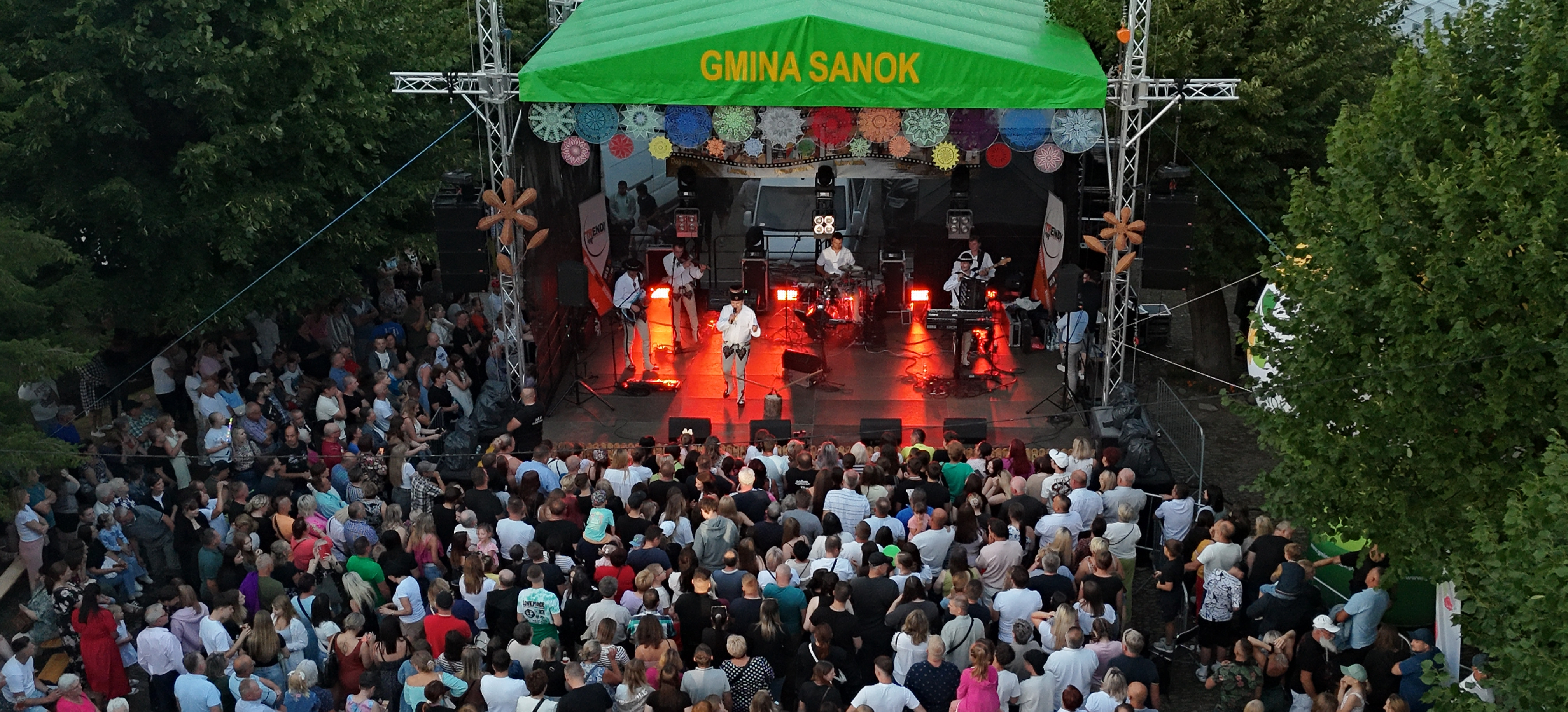 XIV Zjazd Kapel Ludowych i koncert zespołu Weekend. Muzyczne święto w Mrzygłodzie (VIDEO, ZDJĘCIA)