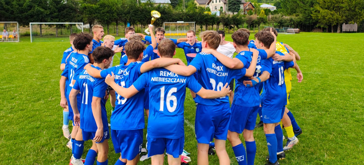 Młodzieżowy futbol w najlepszym wydaniu. Puchar Wójta znów dla Niebieszczan