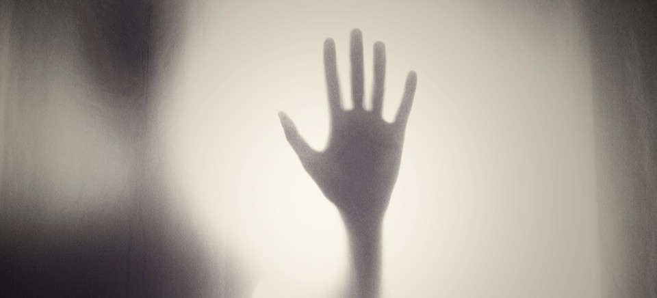 Pięciu mężczyzn z zarzutami obcowania płciowego z małoletnią