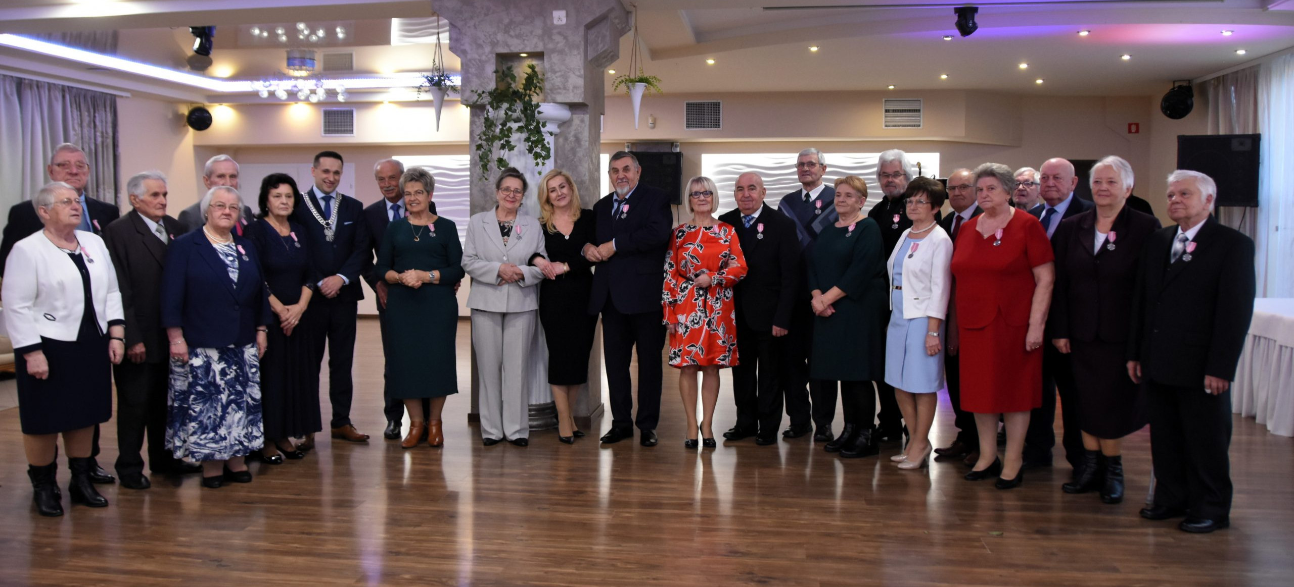 Przeżyli wspólnie 50 lat! Piękny jubileusz Złotych Godów świętowało 57 par z gminy Brzozów