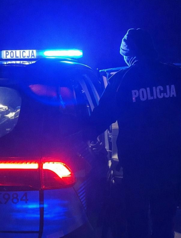 TYRAWA WOŁOSKA: O krok od tragedii na krajowej „28”! Mężczyzna leżał na środku jezdni