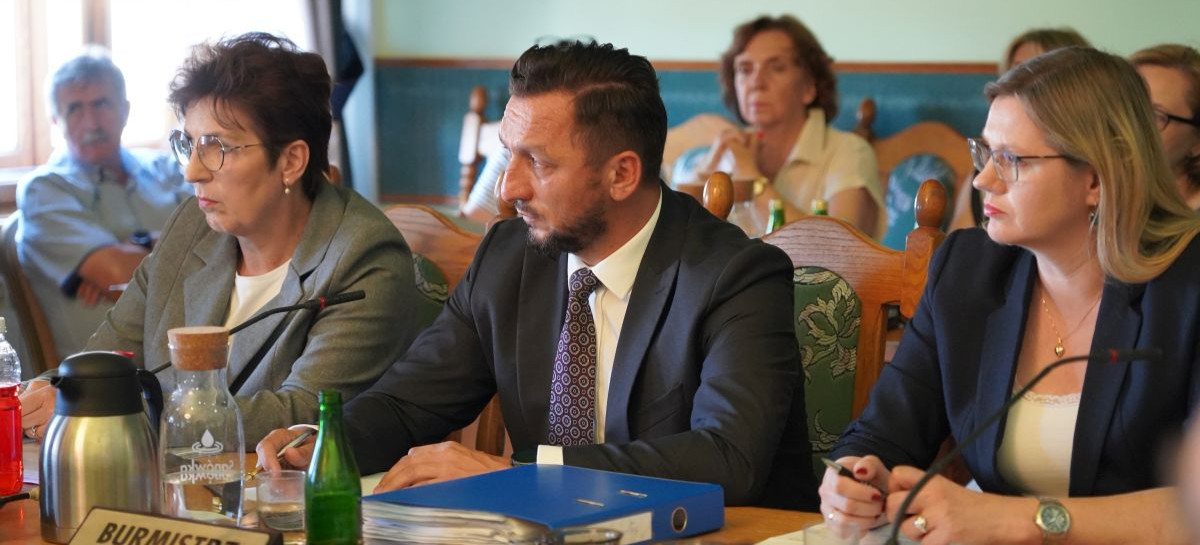 Burmistrz Tomasz Matuszewski bez wotum zaufania [VIDEO, ZDJĘCIA]