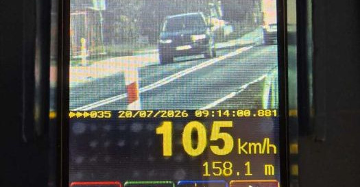 Pędzili ponad 100 km/h w obszarze zabudowanym! Kierowcy BMW i Hondy stracili prawa jazdy