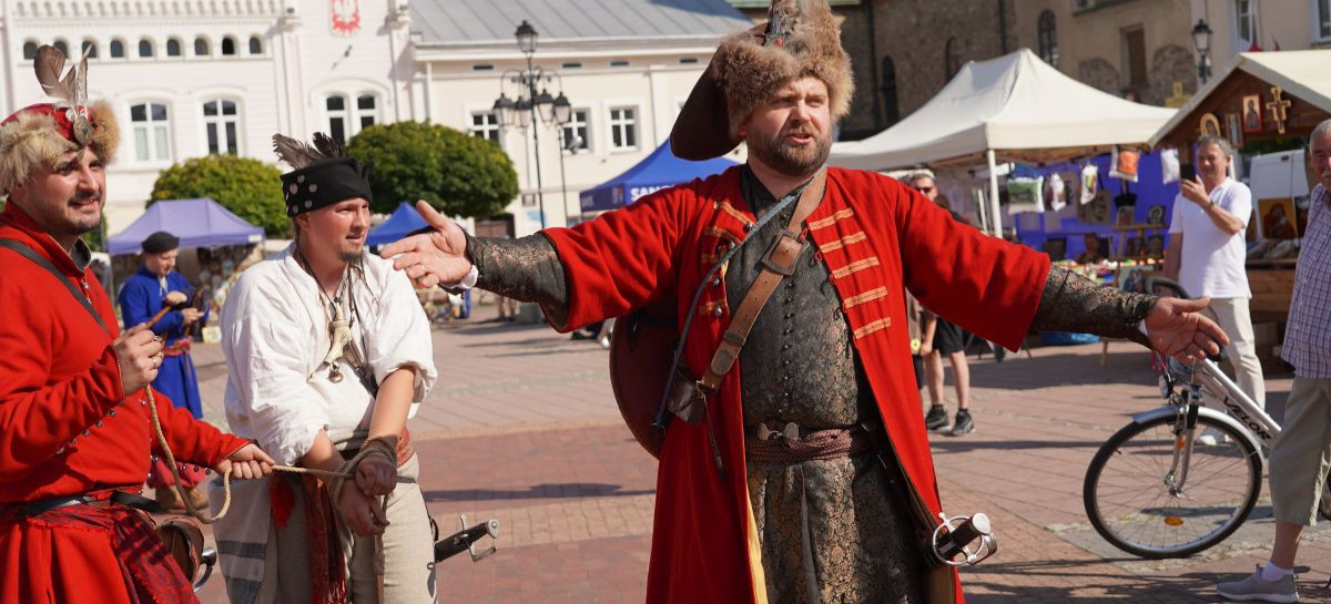 Wojacy i zbóje opanowali sanocki Rynek [VIDEO, ZDJĘCIA]