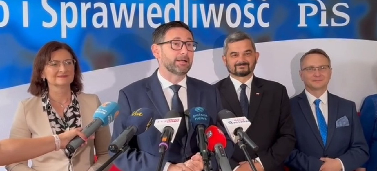 SANOK. Podział na prawicy? PiS zmienia biuro. Obajtek postawił na współpracę z Uruskim (VIDEO, ZDJĘCIA)