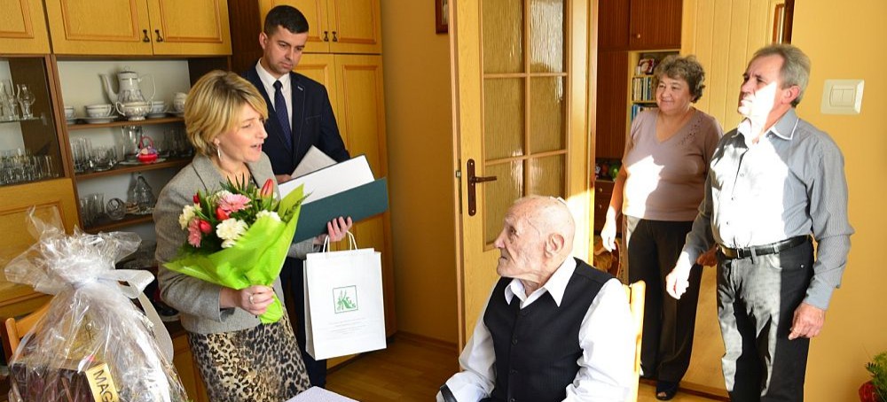 GMINA BUKOWSKO: Setne urodziny pana Bronisława. Wyjątkowy jubileusz (FOTO)