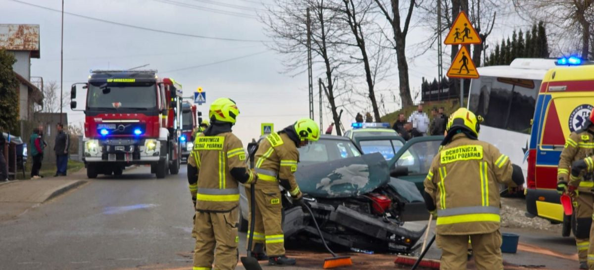 Zderzenie dwóch pojazdów w Niebieszczanach [ZDJĘCIA]