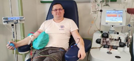 Policjant z Kańczugi uratował życie. Oddał szpik dla genetycznego bliźniaka