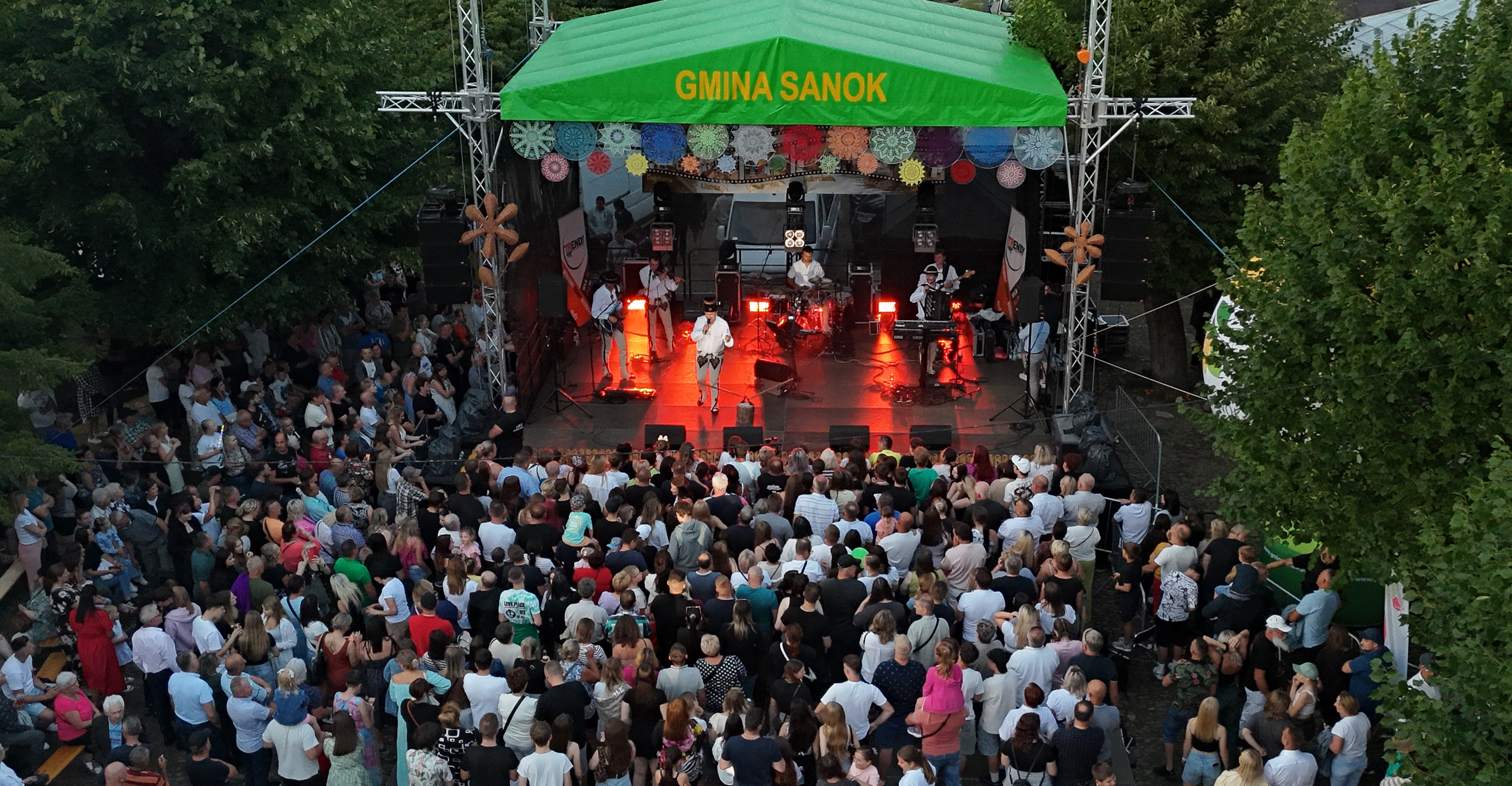 XIV Zjazd Kapel Ludowych i koncert zespołu Weekend. Muzyczne święto w Mrzygłodzie (VIDEO, ZDJĘCIA)