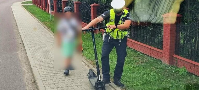 9-latek pędził hulajnogą elektryczną po drodze. Rodzic ukarany wysokim mandatem!