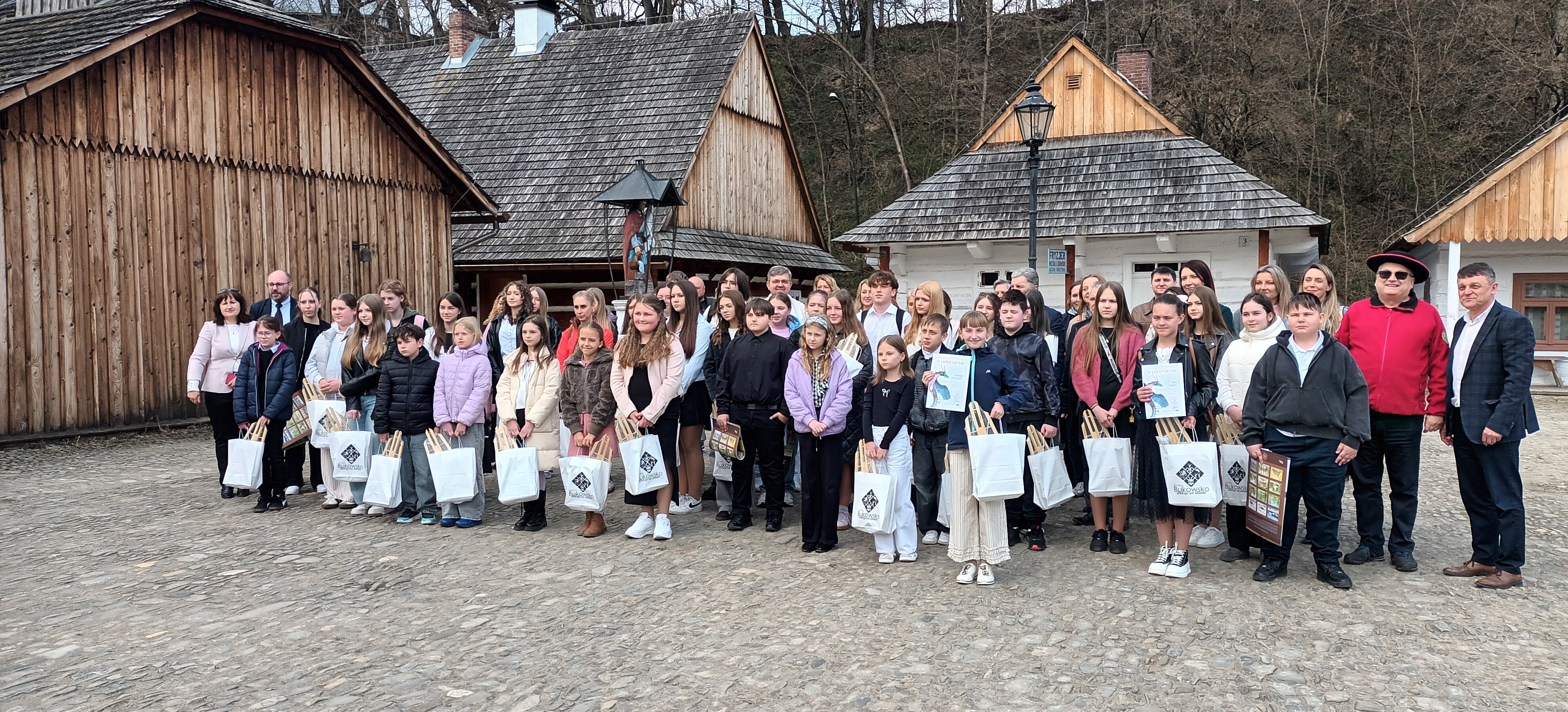 „W świecie legend Podkarpacia” – wspólne dzieło pasji, tradycji i edukacji [ZDJĘCIA]