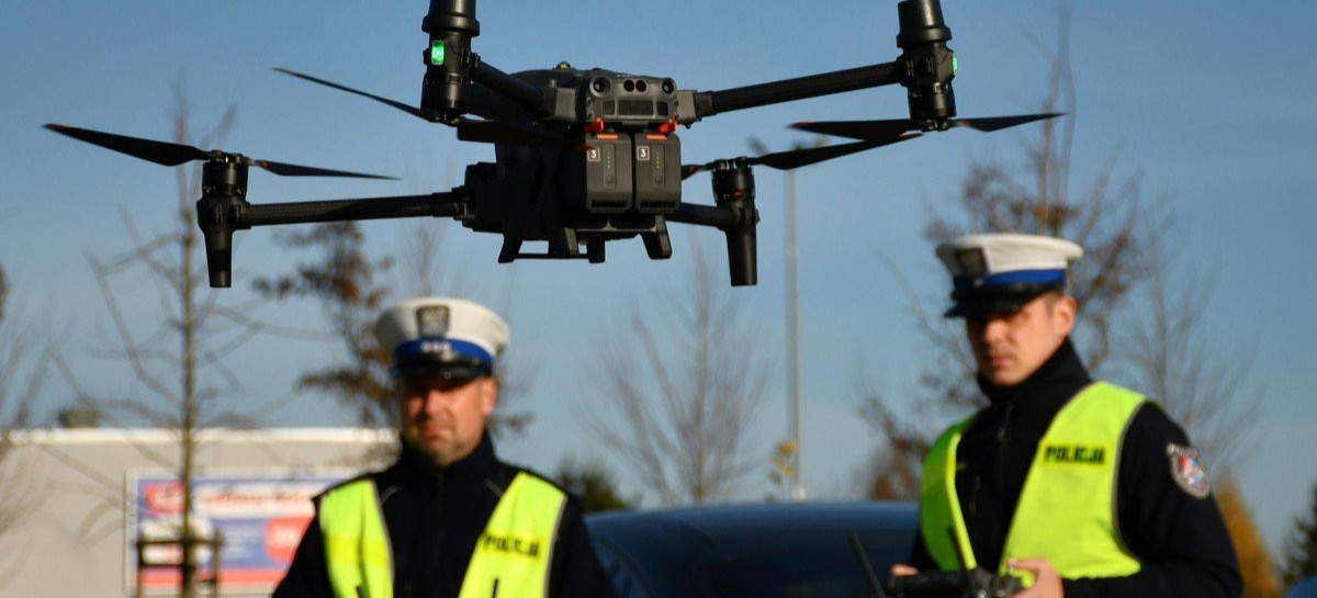 „Czerwone Światło – STOP”. Policyjne działania wykorzystaniem drona [VIDEO]