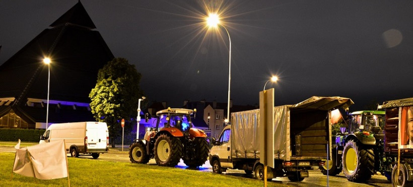 RZESZÓW. Nocny protest rolników – relacja (VIDEO, FOTO)