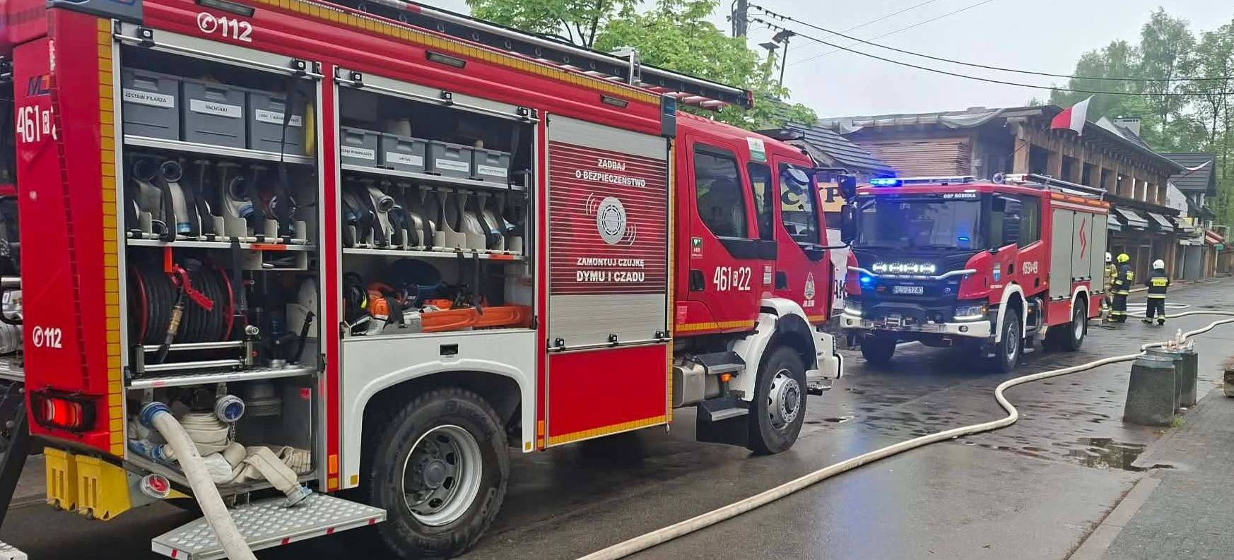 Pożar sklepu spożywczego w Solinie. W akcji siedem zastępów straży pożarnej [ZDJĘCIA]
