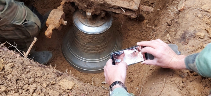 Po 80 latach dzwon złączył się z sercem. Spektakularne odkrycie na górze Zaśpit