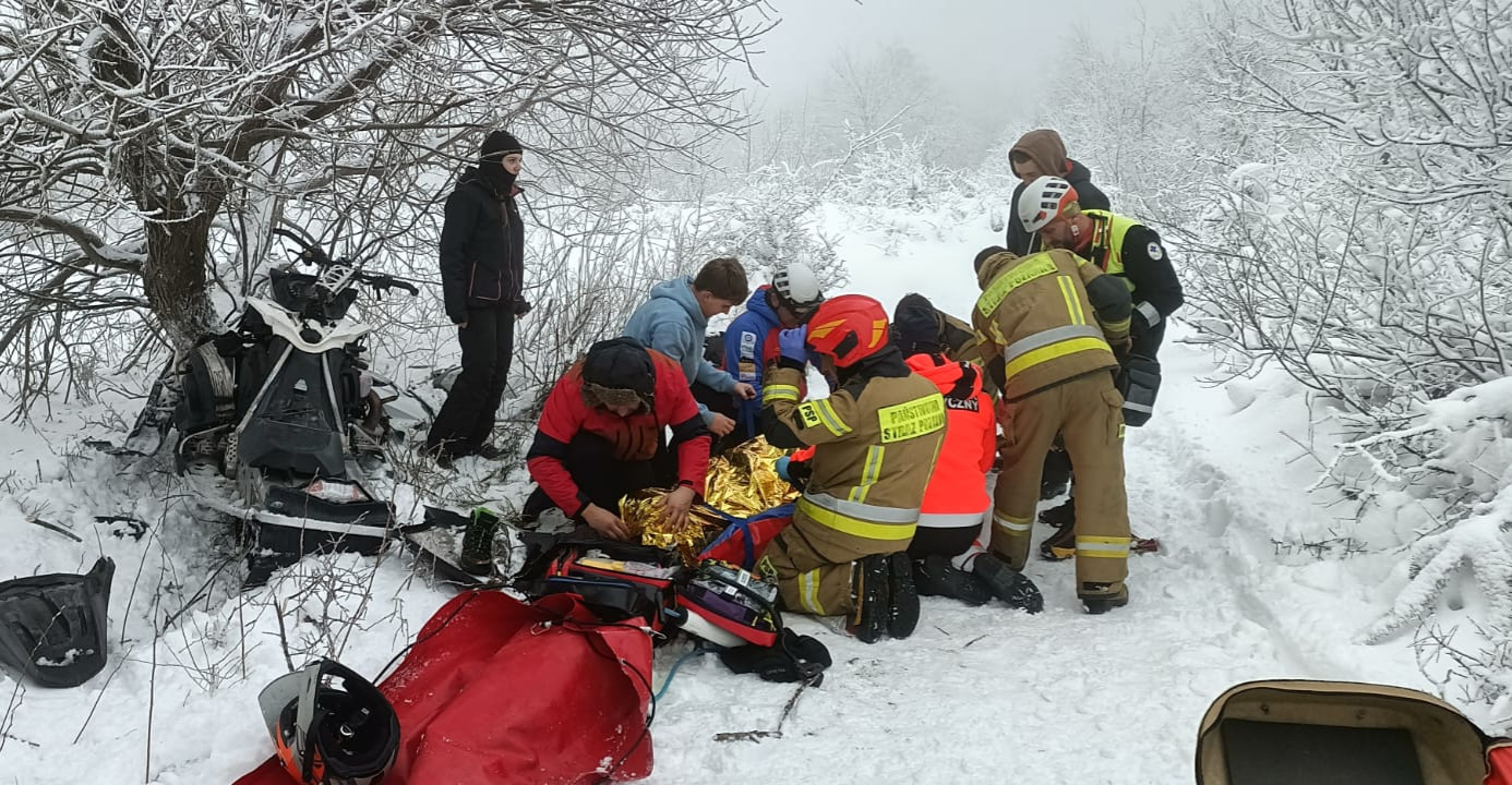 Wypadek skutera śnieżnego! Doskonała współpraca służb (ZDJĘCIA)