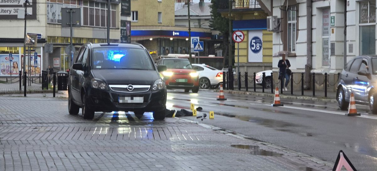 SANOK: Potrącenie na ul. Kościuszki. 80-latek trafił do szpitala [ZDJĘCIA]