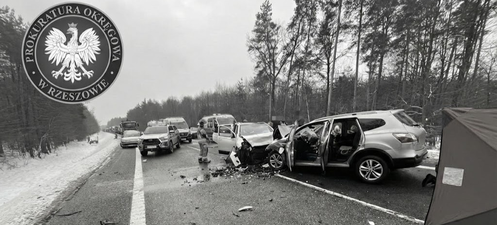 Prokuratura wszczyna śledztwo po tragedii w Głogowie Małopolskim. Nie żyją trzy osoby, w tym 13-latka