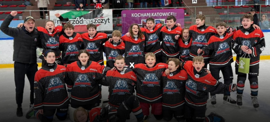 HOKEJ: Niedźwiadki z brązowym medalem Mistrzostw Polski! [ZDJĘCIA]