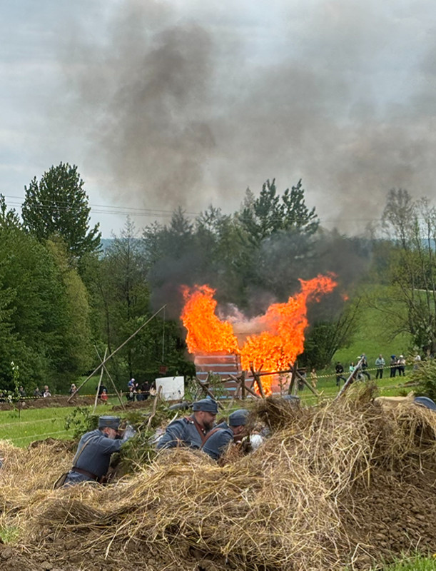 MYMOŃ: Wielka lekcja historii za nami. Tak wyglądała rekonstrukcja bitwy z 1915 roku! [VIDEO, ZDJĘCIA]