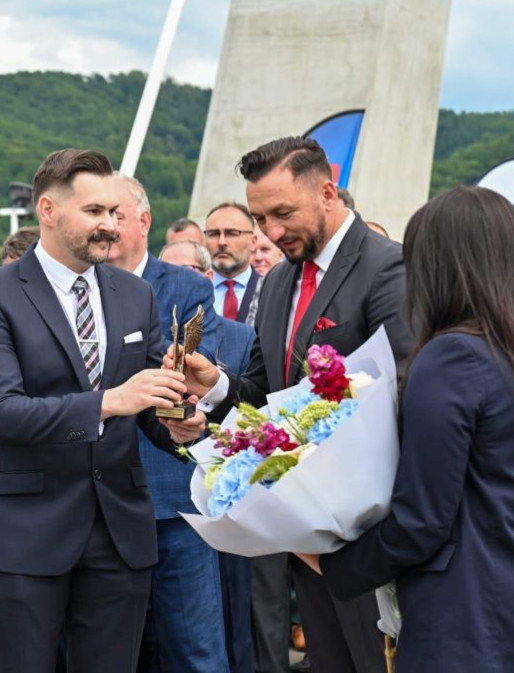 Burmistrz Sanoka z nagrodą „Skrzydła Rozwoju Biznesu”