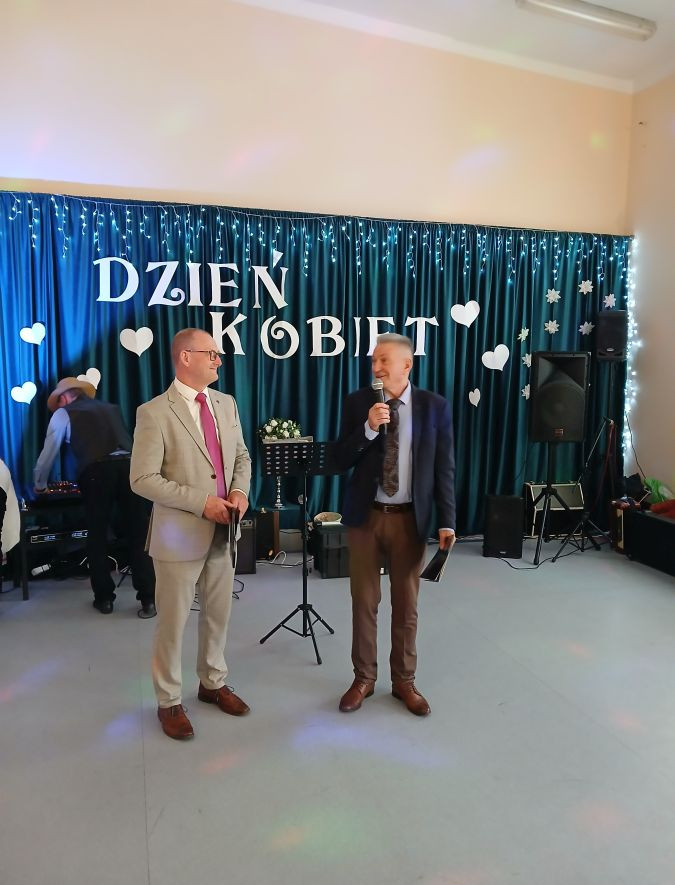 Dzień Kobiet w Zielonce: Muzyczne Święto i Wspólne Świętowanie [ZDJĘCIA]