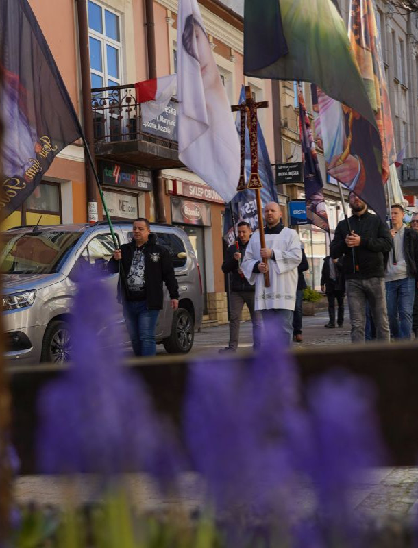 SANOK: Miesiąc Maryjny rozpoczęty Męskim Różańcem [VIDEO, ZDJĘCIA]