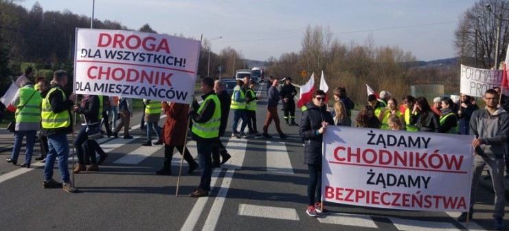 GMINA NIEBYLEC: Będą protestować i zablokują drogę w Baryczce, Niebylcu i Lutczy