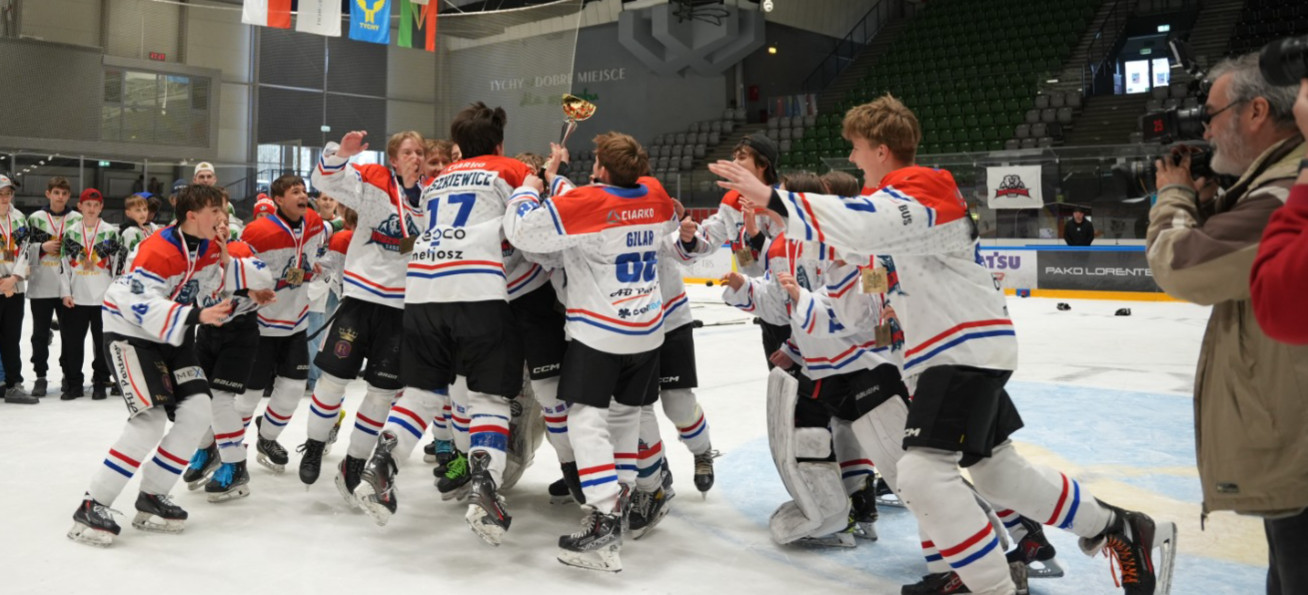 Wielki powrót w finale! UKS Niedźwiadki MOSiR Sanok mistrzem Polski U16! [ZDJĘCIA]