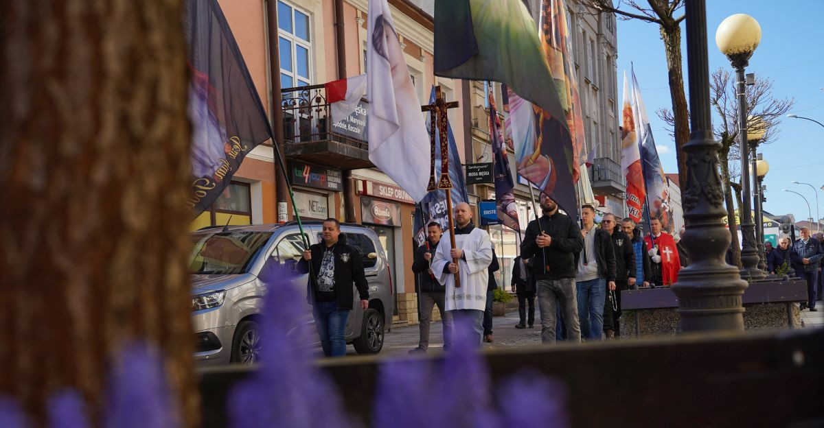 SANOK: Miesiąc Maryjny rozpoczęty Męskim Różańcem [VIDEO, ZDJĘCIA]