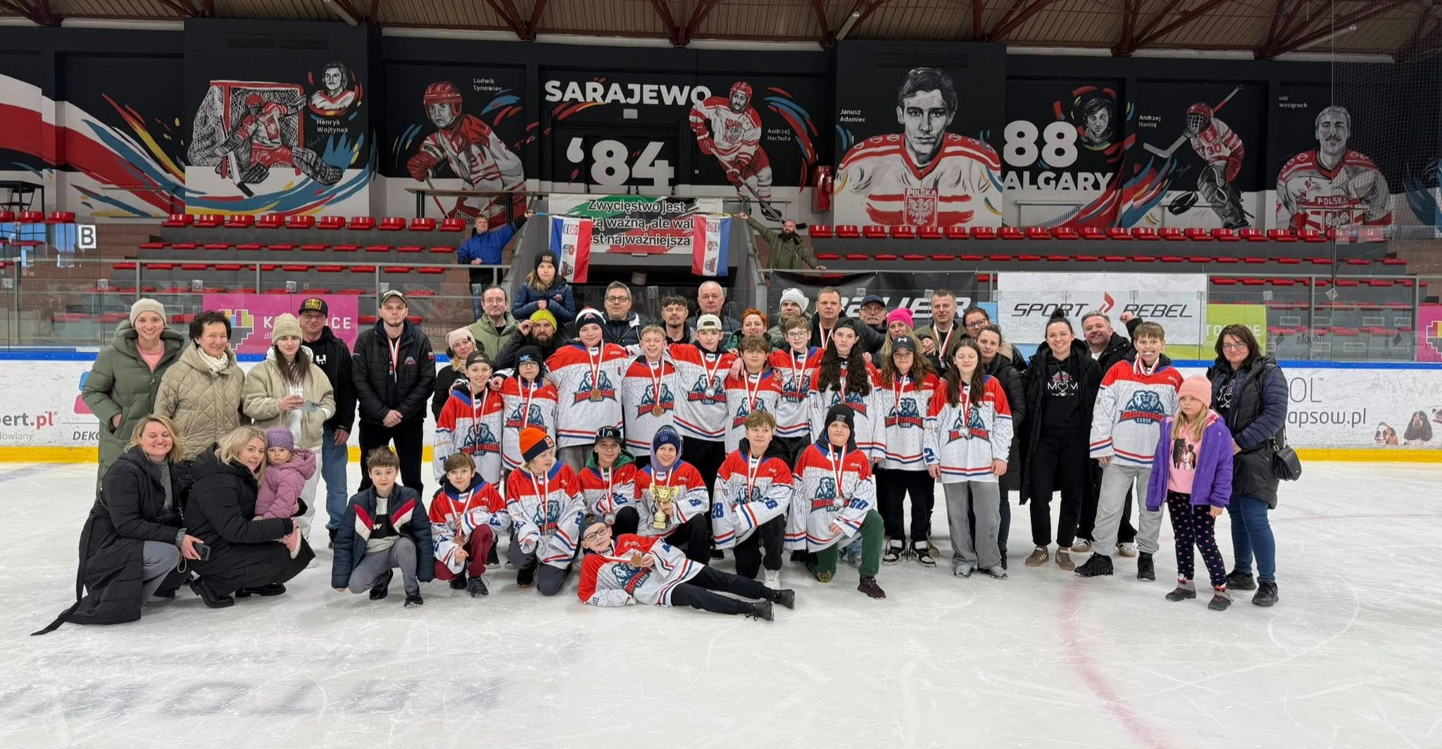 HOKEJ: Niedźwiadki z brązowym medalem Mistrzostw Polski! [ZDJĘCIA]