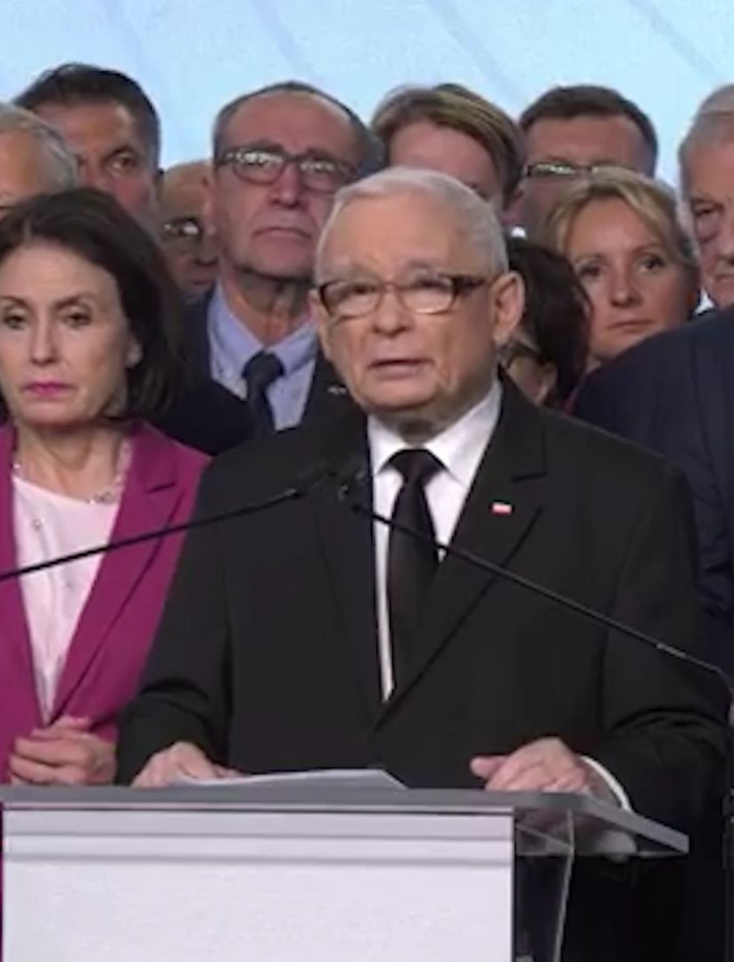 Tłumy na nowogrodzkiej. Nadzwyczajna konferencja Jarosława Kaczyńskiego (VIDEO)