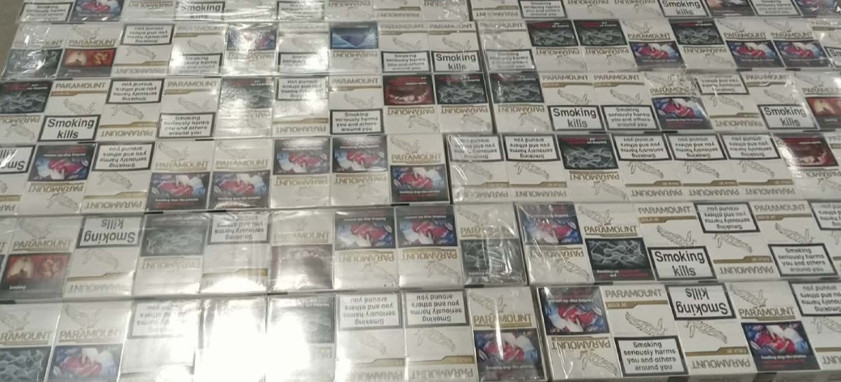 Pomysłowość przemytników nie zna granic. Papierosy w baku i podsufitce [ZDJĘCIA]