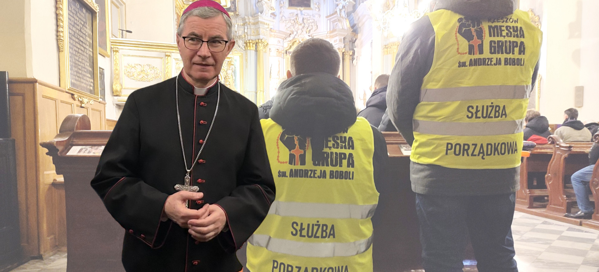 MĘSKI RÓŻANEC RZESZÓW. Biskup Rzeszowski Jan Wątroba objął inicjatywę patronatem na cały 2024 rok