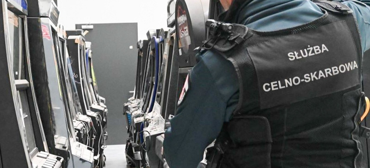 KAS rozbiła grupę przestępczą. 14 osób z aktem oskarżenia [VIDEO]