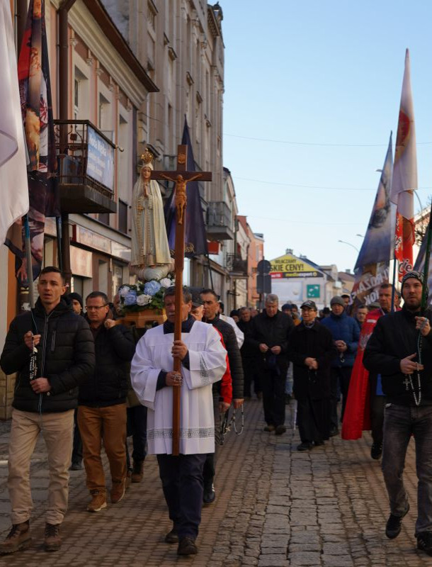 Marcowy Męski Różaniec przeszedł przez ulice Sanoka [VIDEO, ZDJĘCIA]
